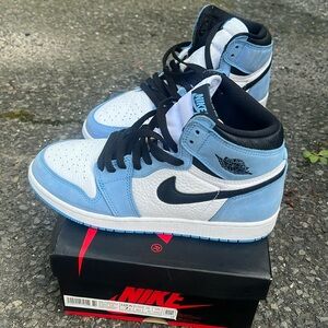 NIKE AIR Jordan 1 Retro High OG in the University Blue. Size 7.